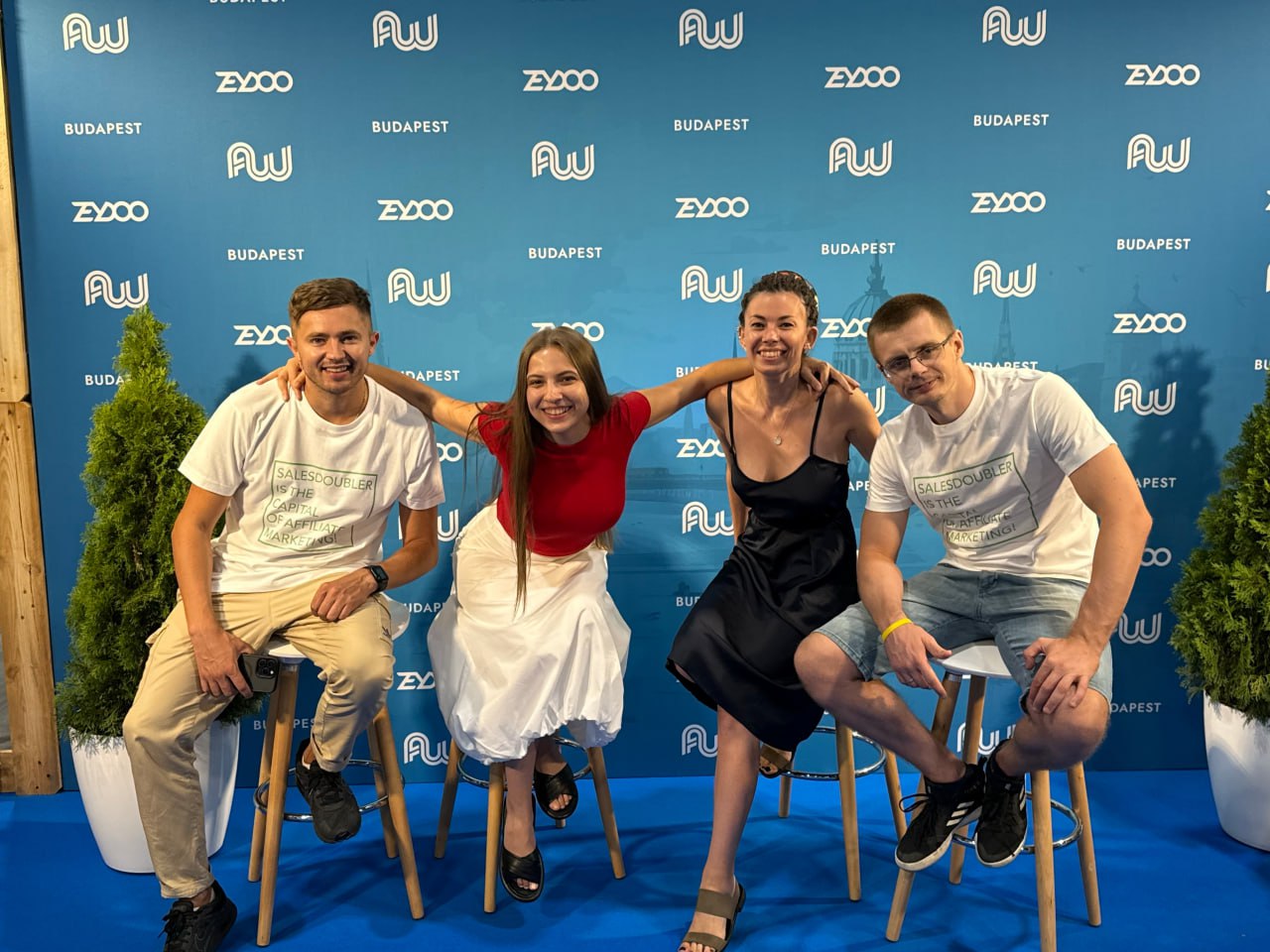 наші котики SalesDoubler на Affiliate World 2024