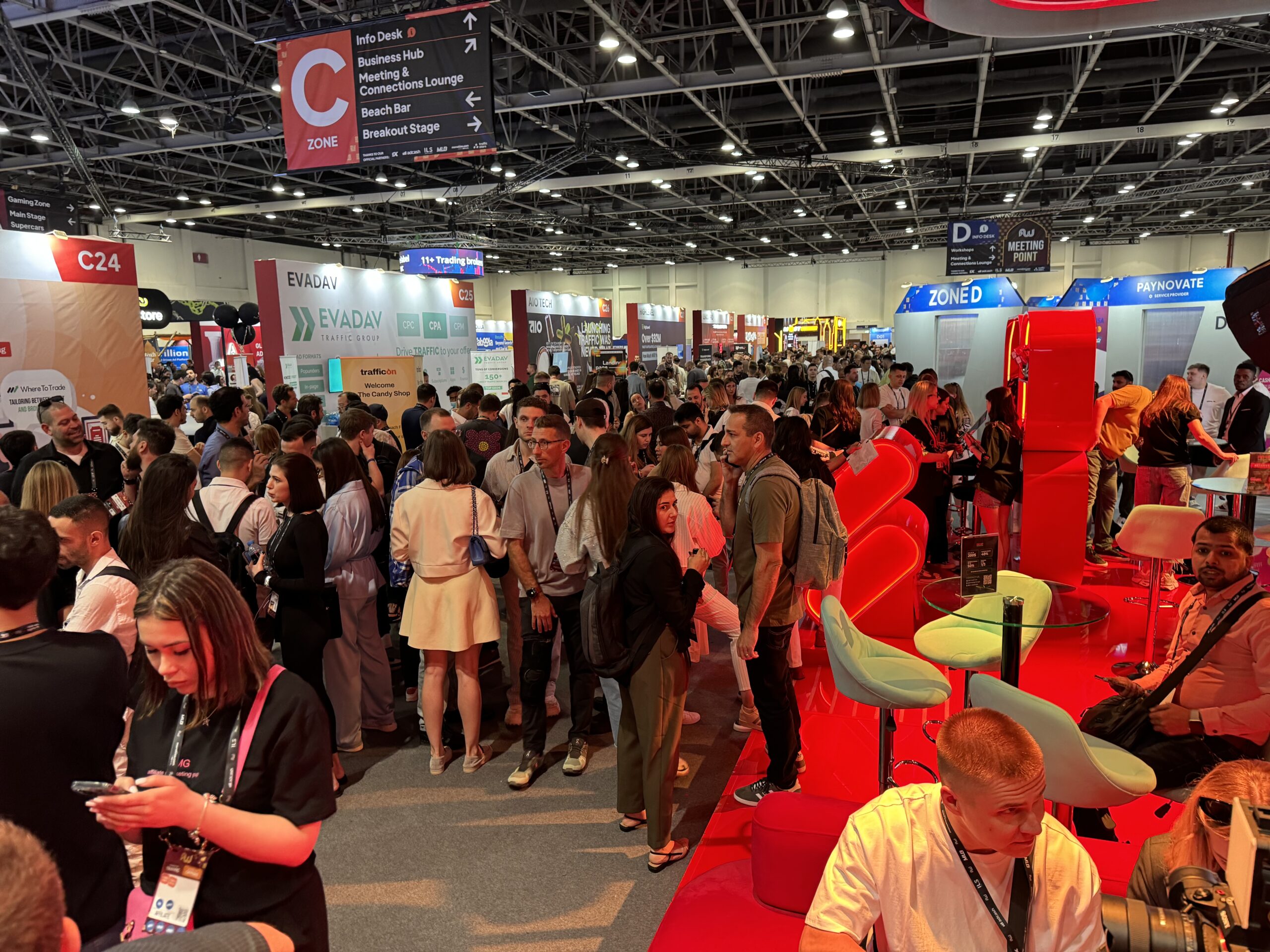 Обзор AW Dubai атмосфера